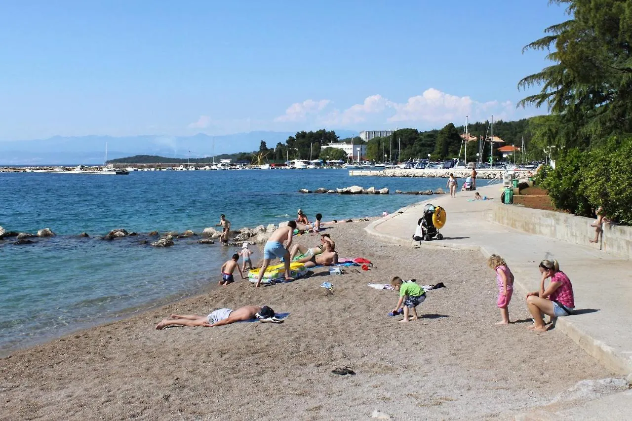 Gostinjska kuća Apartments And Rooms With Parking Space Malinska, Krk - 18193