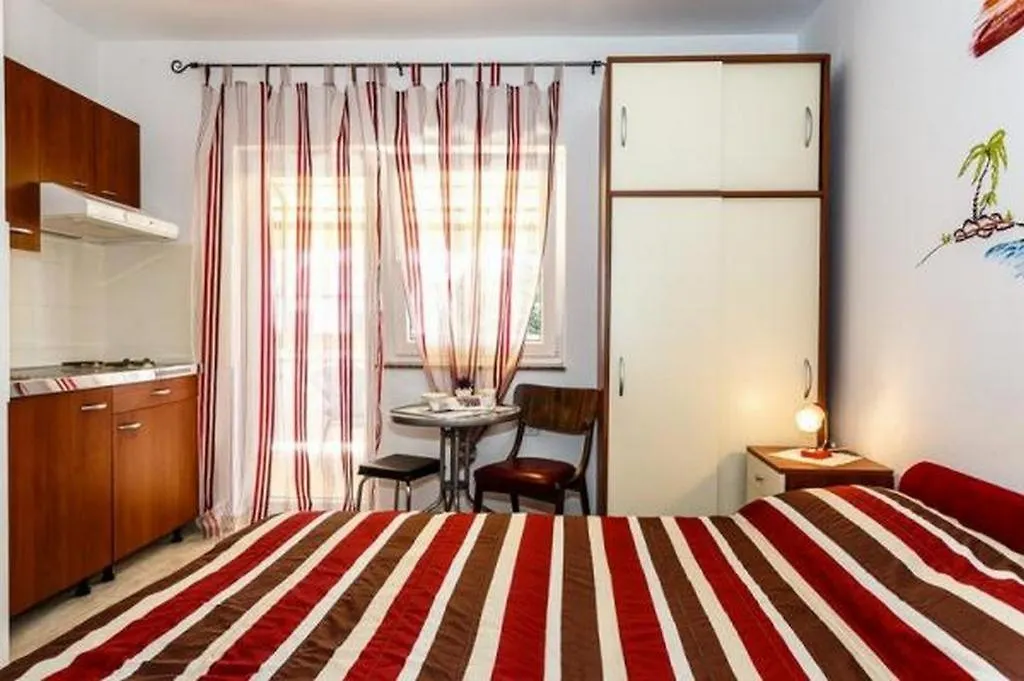 Apartments And Rooms With Parking Space Malinska, Krk - 18193