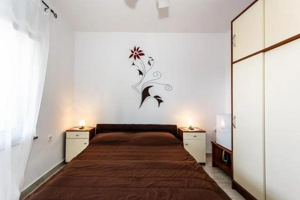 *** בית הארחה Apartments And Rooms With Parking Space Malinska, Krk - 18193 קרואטיה