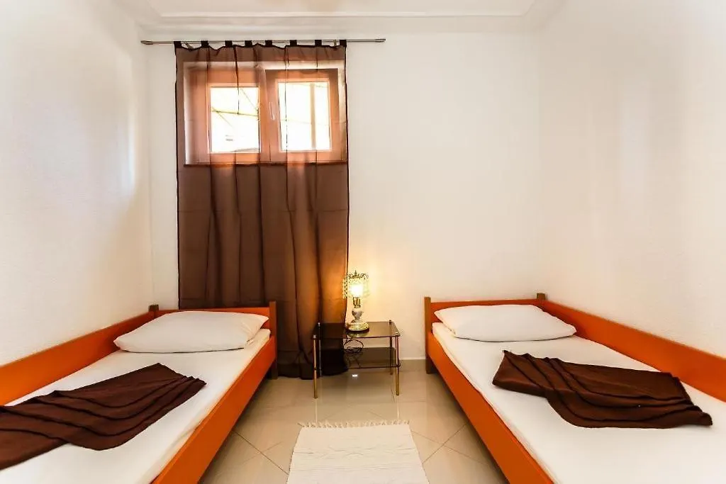 Guest house Apartments And Rooms With Parking Space Malinska, Krk - 18193