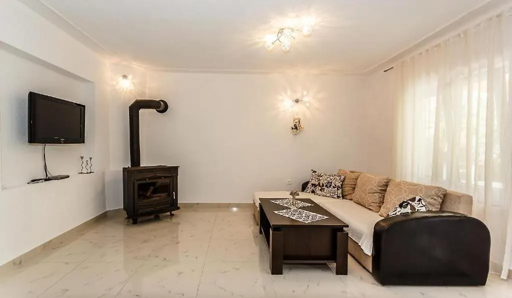 Guest house Apartments And Rooms With Parking Space Malinska, Krk - 18193